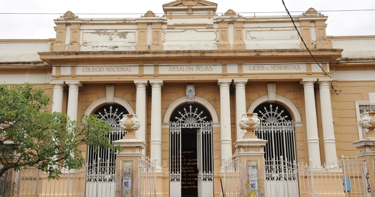 Imagen para el artículo: Cómo se restauró una escuela-palacio proyectada por el autor del Teatro Colón   en Santiago del Estero