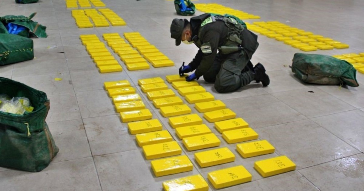 Imagen para el artículo: Secuestran 470 kilos de cocaína en una camioneta en Tucumán: cómo disimulaban la carga