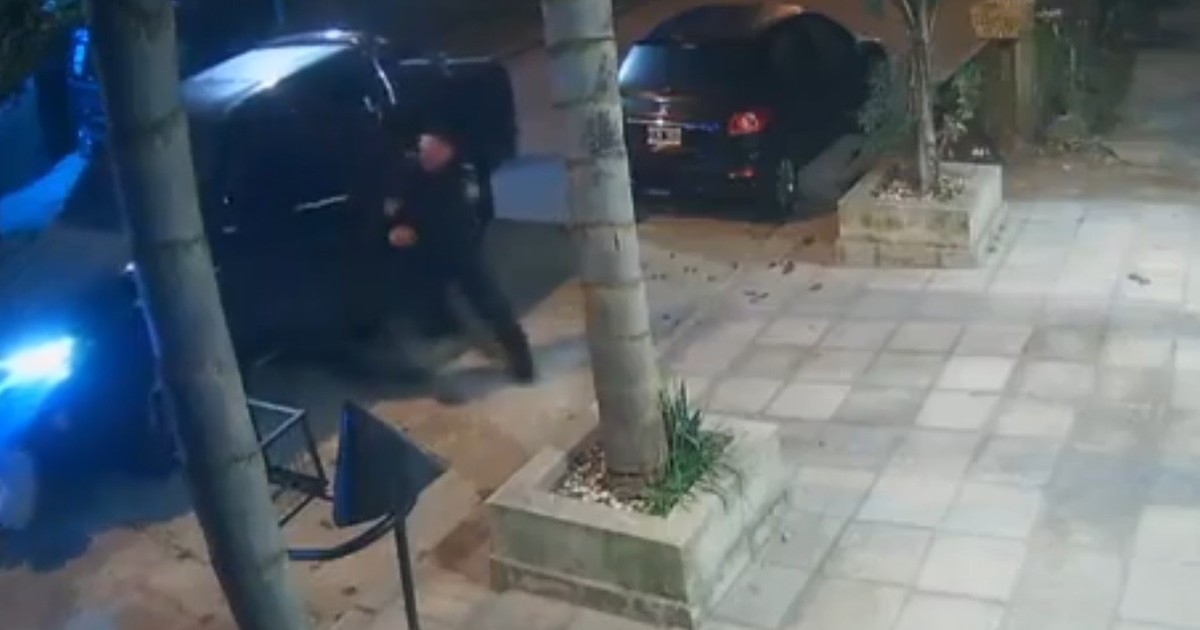 Imagen para el artículo: Un subcomisario se defendió de un robo a los tiros en La Matanza: abatió a un menor con antecedentes y otro se suicidó tras quedar herido