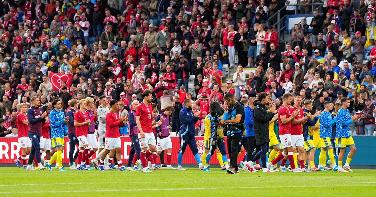 Imagen para el artículo: Christian Eriksen se desvaneció otra vez en pleno partido y se suspendió el amistoso entre Dinamarca y Ucrania