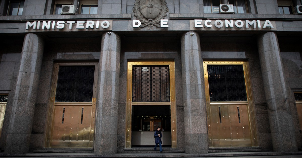Imagen para el artículo: Deuda: el Gobierno liberó pesos y consiguió US$ 266 millones en el mercado