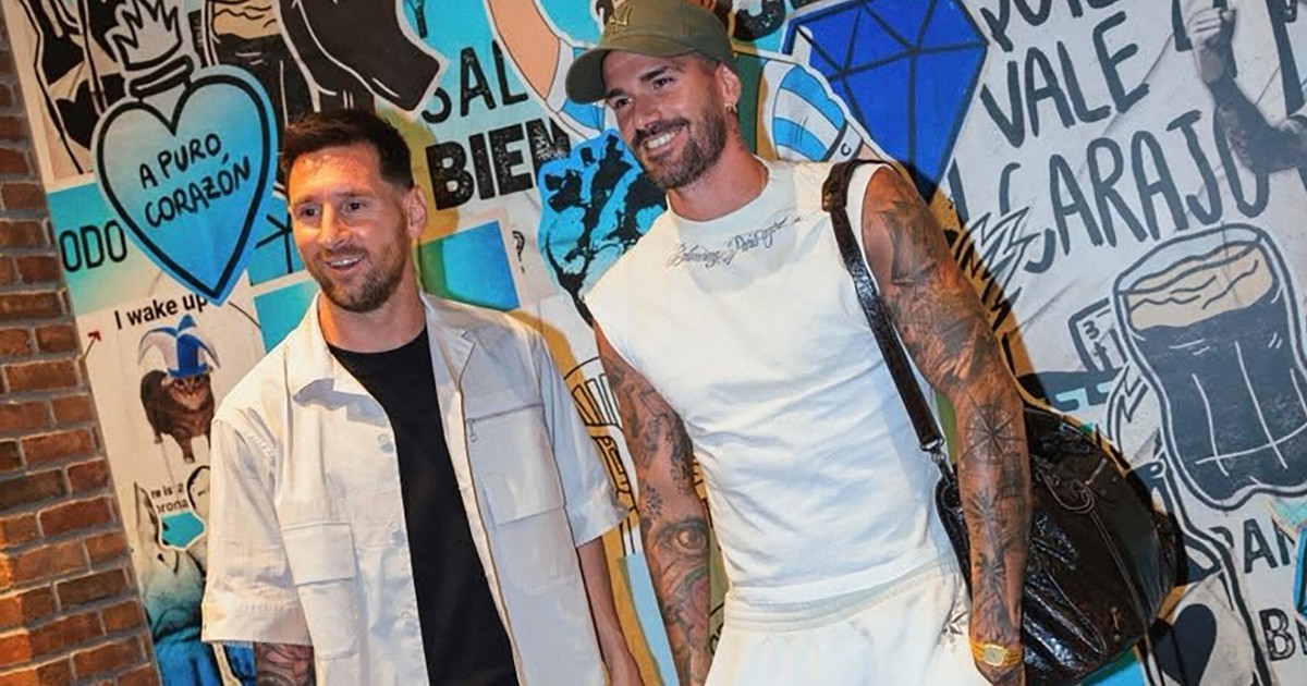 Imagen para el artículo: Estilo fútbol: la moda se inspira en el Mundial y los jugadores marcan tendencia con sus looks