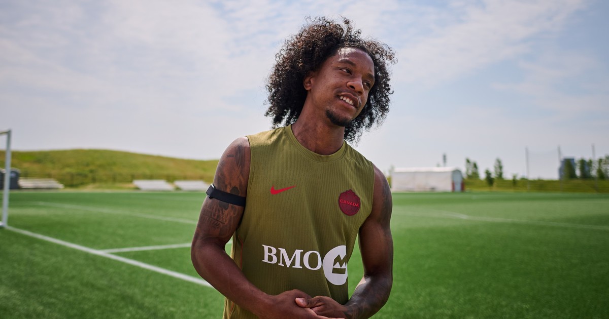 Imagen para el artículo: Le diagnosticaron un cáncer atípico cuando era un bebé y le daban pocas chances de vida: hoy juega el Mundial 2026 con Canadá