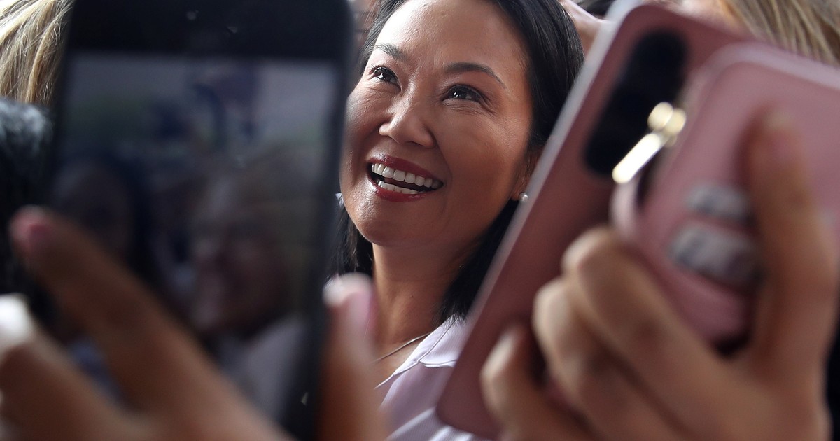 Imagen para el artículo: Elecciones en Perú: Keiko Fujimori amplía su ventaja a 1.300 votos sobre Sánchez