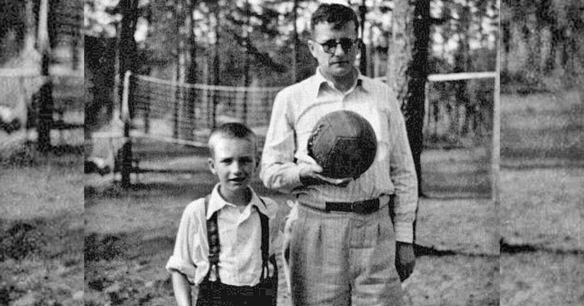 Imagen para el artículo: Mundial 2026, los compositores clásicos y su relación con el deporte: Dimitri Shostakovich y el fútbol, árbitro, periodista deportivo y obra prohibida