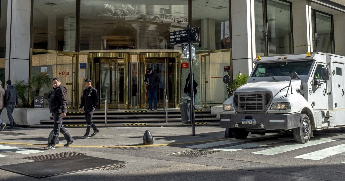 Imagen para el artículo: Por primera vez en más de 20 años el crédito en dólares para las empresas superó a los préstamos en pesos