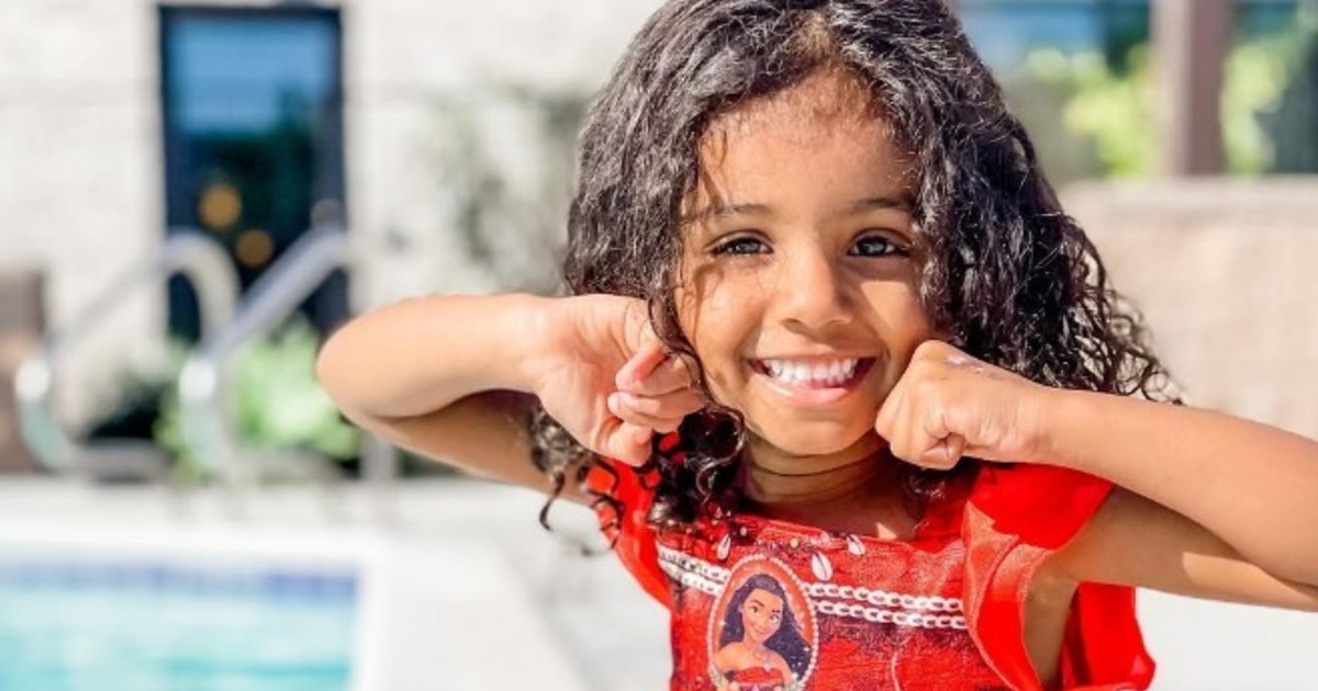 Imagen para el artículo: Tiene 6 años y comparte el mismo IQ de Albert Einstein y Bill Gates: así vive Kashe Quest, la "niña genio" más joven en convertirse en miembro de Mensa
