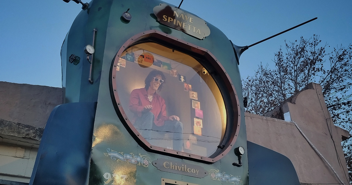 Imagen para el artículo: Luis Alberto Spinetta tiene una nave espacial: se la construyó un fanático en Chivilcoy