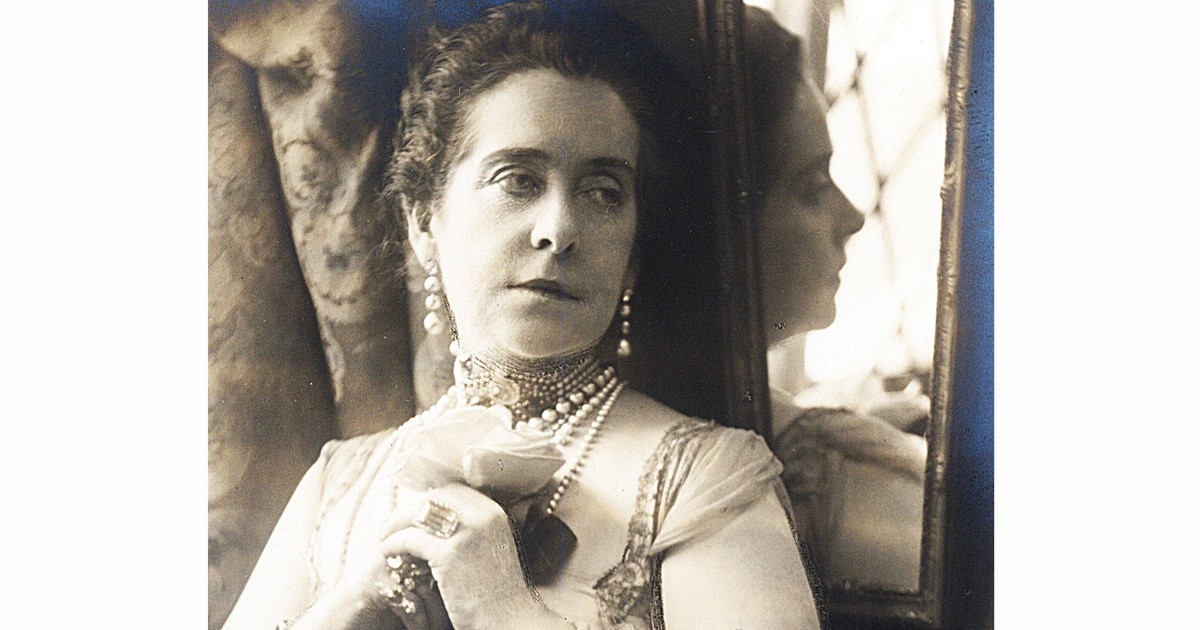 Imagen para el artículo: Nació en 1863 y se adelantó a su tiempo: tuvo cinco maridos, tatuajes, amoríos con príncipes rusos y una mirada que no pedía permiso