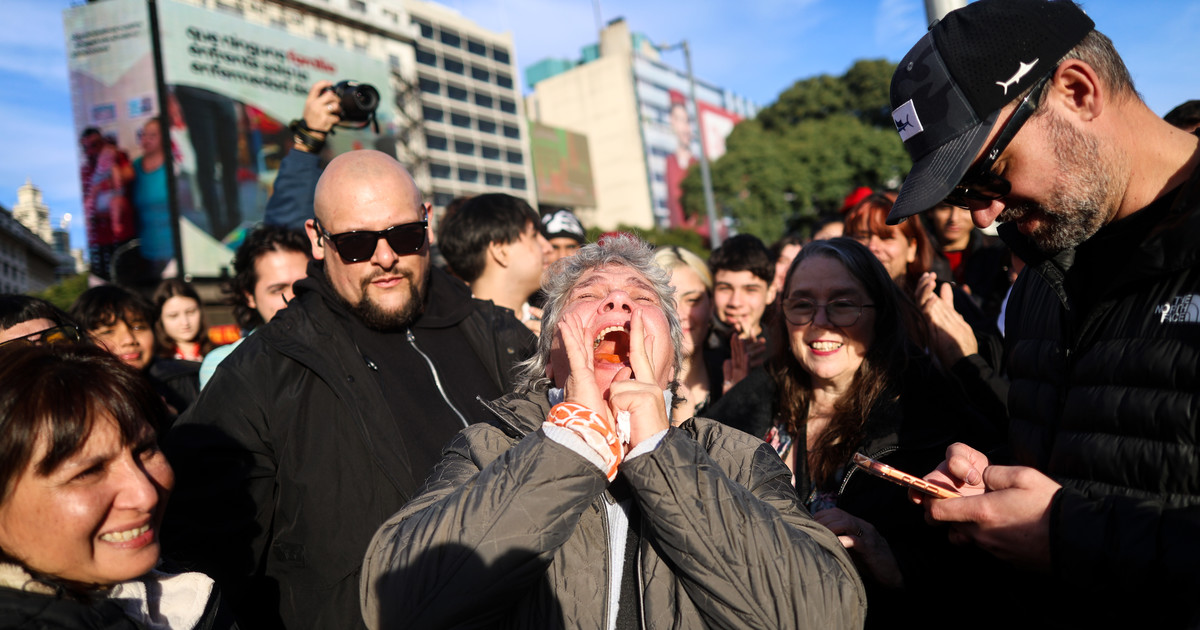 Imagen para el artículo: La emotiva despedida a Gaspi en el Obelisco y las lágrimas de su mamá: "Todavía no lo puedo creer"
