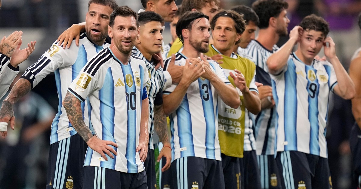 Imagen para el artículo: Messi no para de asombrar con la Selección Argentina: sus compañeros de la Scaloneta se rinden a los pies de la leyenda