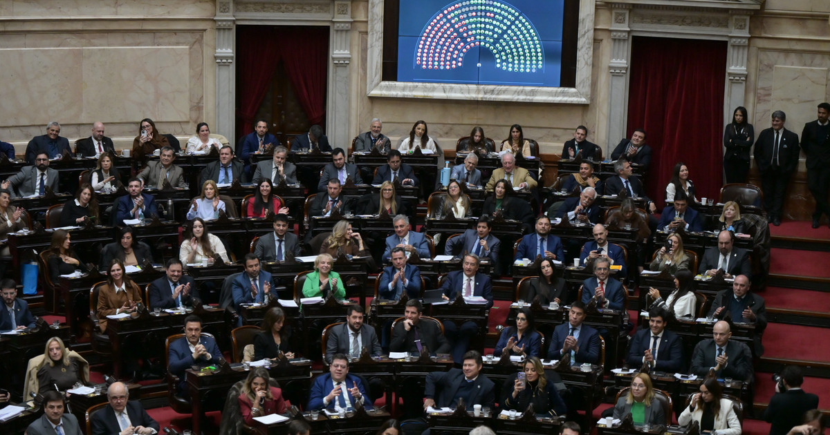 Imagen para el artículo: En medio de las tensiones por Adorni, el Gobierno consiguió que Diputados apruebe el pago de US$ 171 millones a los fondos buitre
