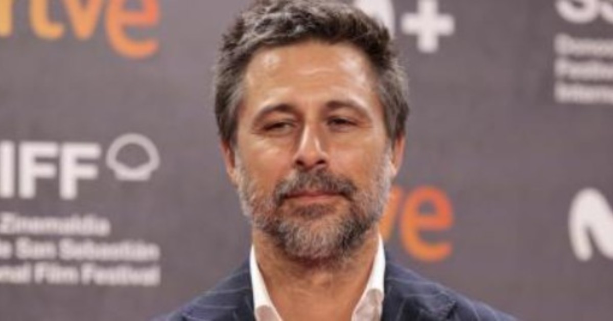 Imagen para el artículo: Hugo Silva, actor, 49 años: "Lo primero que hago cuando me levanto es tomarme un café y leer. Te ayuda a ordenar la cabeza para hacer deporte"