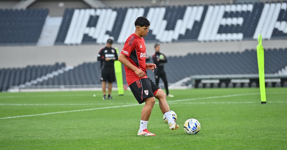 Imagen para el artículo: Debutó con Gallardo, perdió lugar en Primera y River está cerca de cederlo al exterior