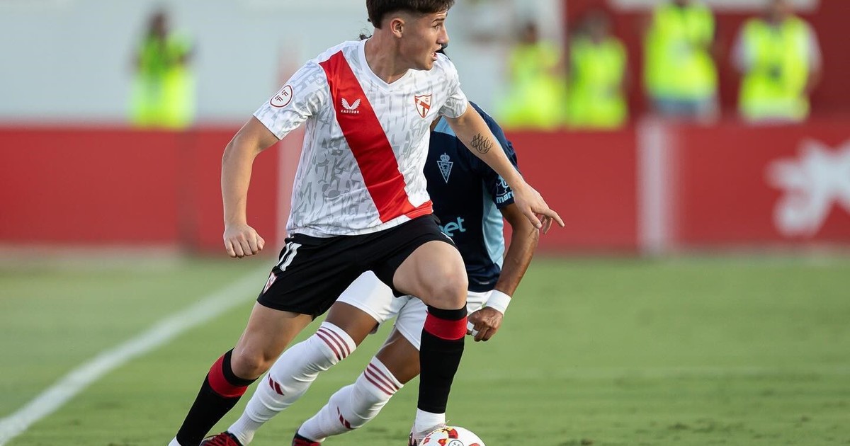 Imagen para el artículo: Fue seguido por Scaloni, nació en España, está en el Sevilla y sueña con jugar en River