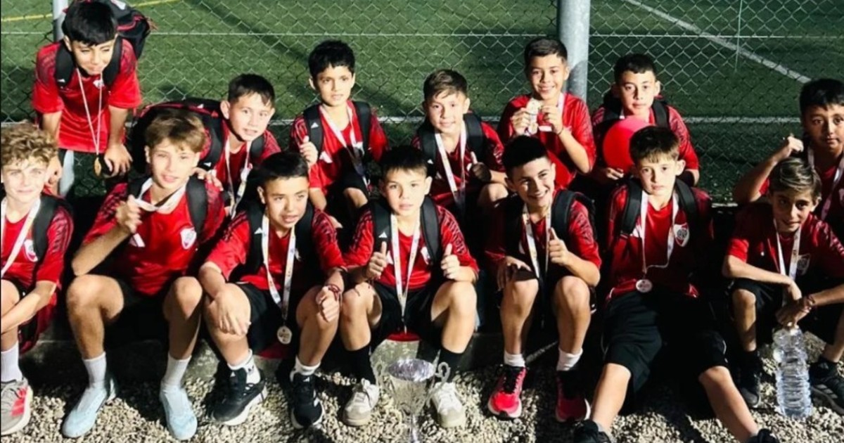 Imagen para el artículo: "Bella mattina": el divertido festejo de los chicos de River que ganaron un prestigioso torneo en Italia