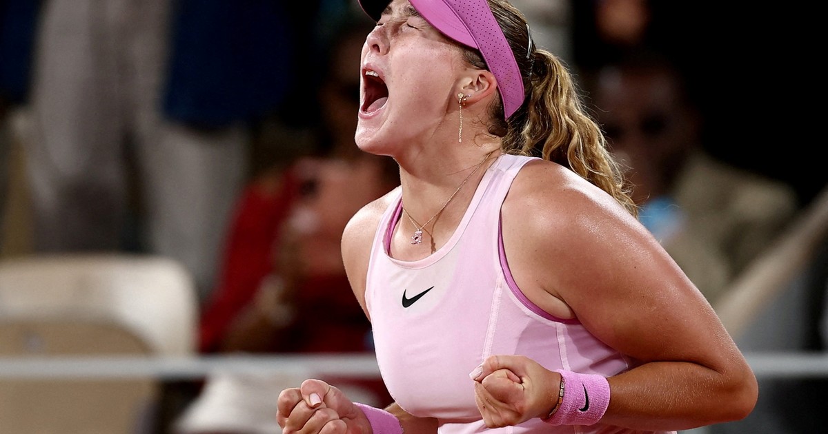 Imagen para el artículo: Mirra Andreeva aplasta a Marta Kostyuk en Roland Garros y jugará su primera final de un Grand Slam a los 19 años