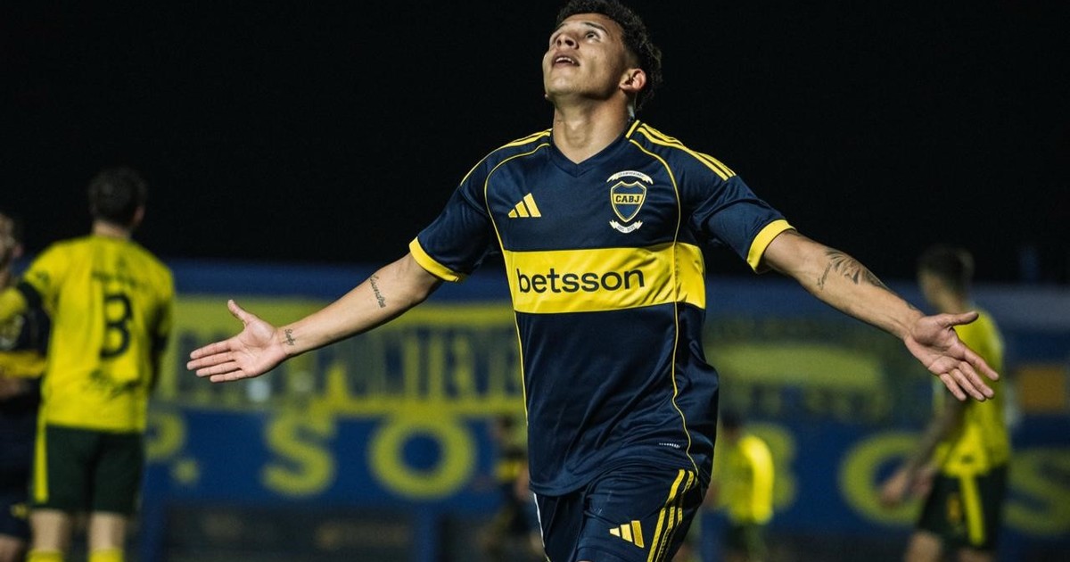 Imagen para el artículo: Otro doblete del 9 de la Reserva que los hinchas de Boca ya piden en Primera