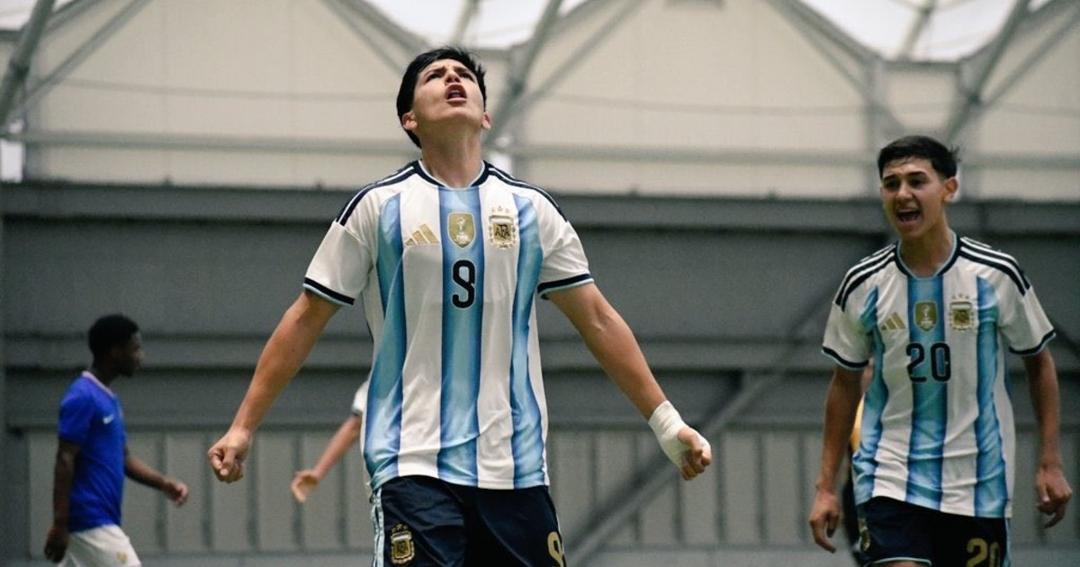 Imagen para el artículo: El doblete del 9 juvenil de River en el triunfo de la Selección Sub 16 ante Francia