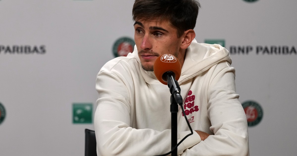 Imagen para el artículo: Es el 104° del mundo, estaba teniendo su mejor desempeño en un Grand Slam y no se presentó en la semifinal de Roland Garros por vómitos
