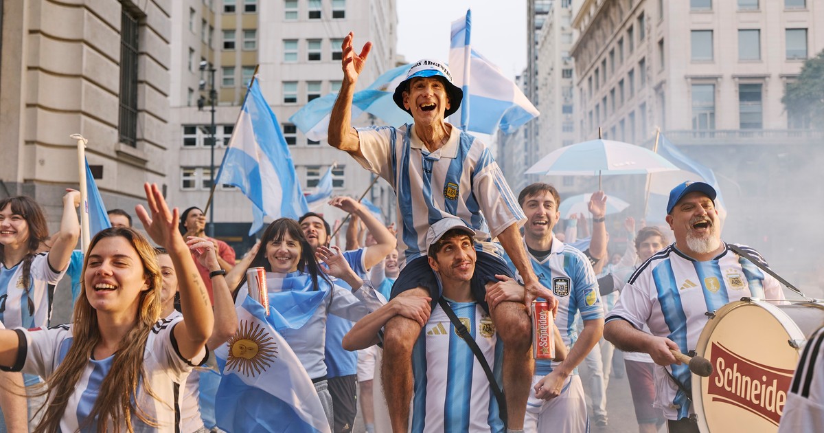Imagen para el artículo: La Plaga: el nombre que busca representar a todos los hinchas argentinos