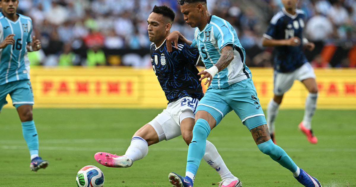 Imagen para el artículo: Lautaro: gol de penal, asistencia de taco y "hoy sí llego al Mundial como quiero"