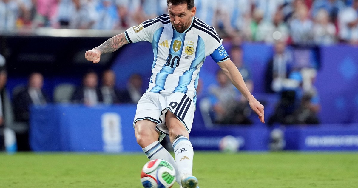 Imagen para el artículo: El récord de Messi: primer futbolista en jugar seis mundiales