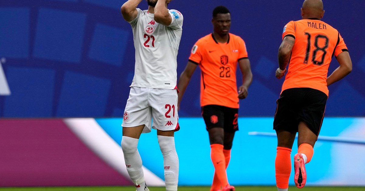 Imagen para el artículo: Insólito: Túnez arrancó el segundo tiempo ante Países Bajos ¡con dos jugadores menos!