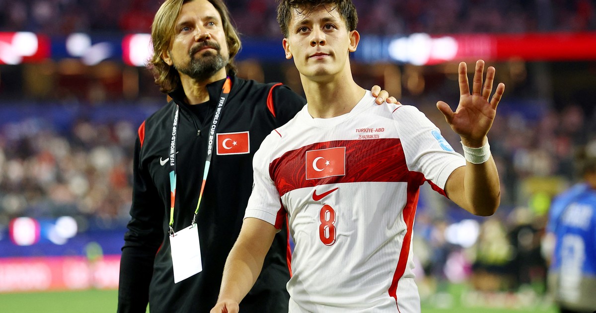 Imagen para el artículo: Arda Güler tras la eliminación de Turquía: "Ninguno de nosotros jugó bien"
